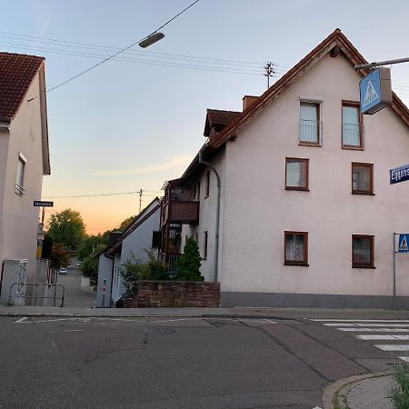 Fachwerkhaus In Ruhiger Altstadt By Rabe - Free Netflix & Eigene Terrasse คาร์ลสรูเฮอ ภายนอก รูปภาพ