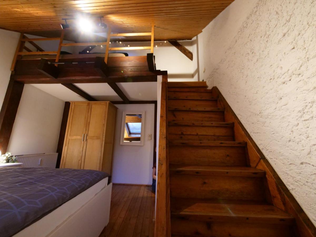 Fachwerkhaus In Ruhiger Altstadt By Rabe - Free Netflix & Eigene Terrasse คาร์ลสรูเฮอ ภายนอก รูปภาพ