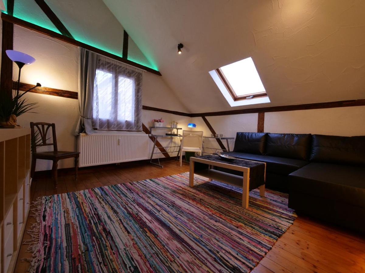 Fachwerkhaus In Ruhiger Altstadt By Rabe - Free Netflix & Eigene Terrasse คาร์ลสรูเฮอ ภายนอก รูปภาพ